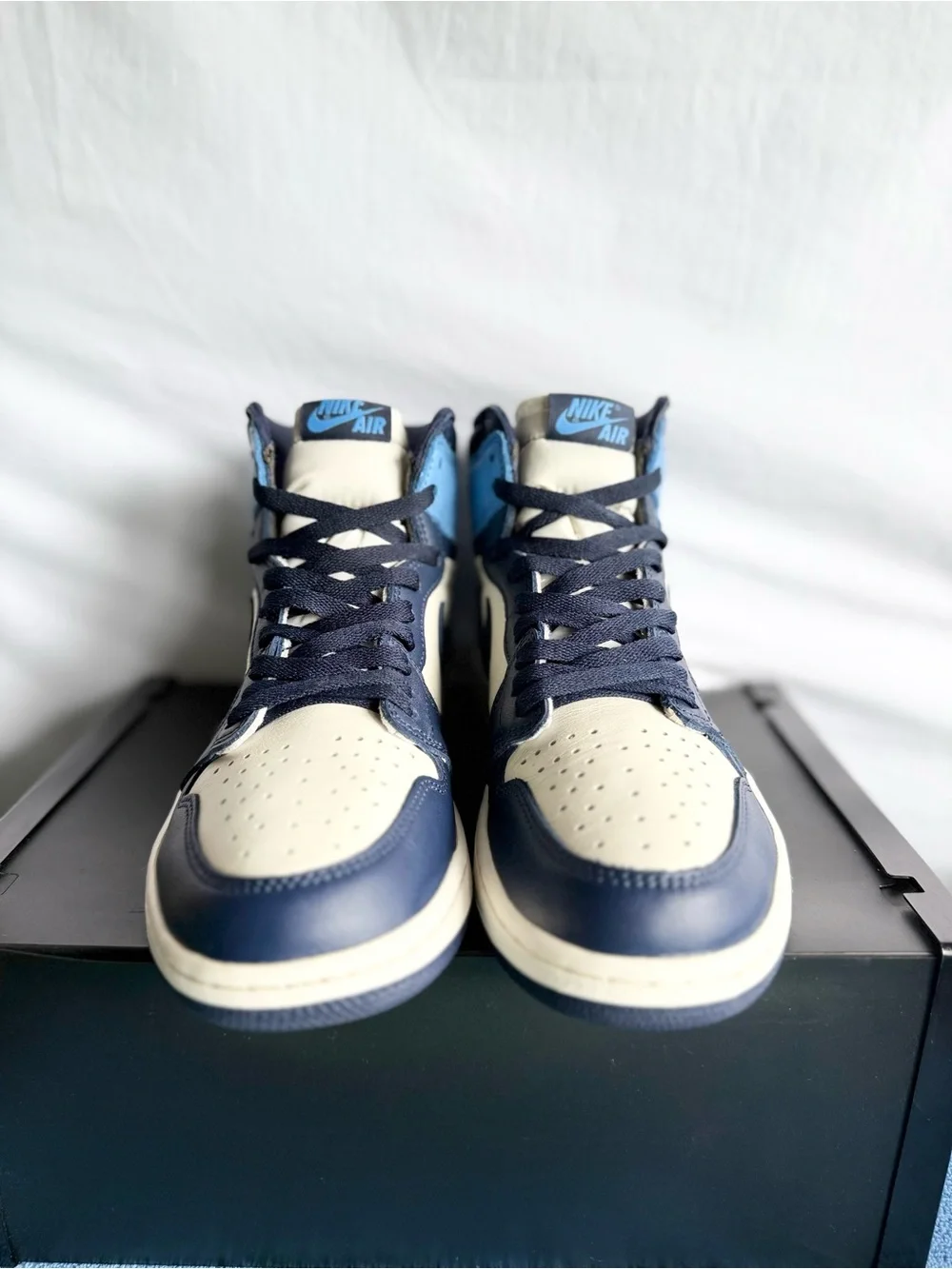AUTHENTIC Jordan 1 Retro High Obsidian size 8.5 555088-140 2019 PRE-OWNED